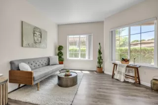 Photo #4: 226087892 Listing