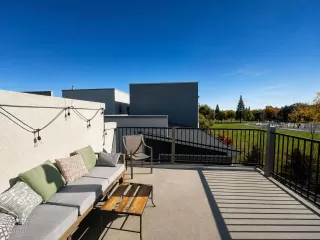 Photo #3: 226088422 Listing