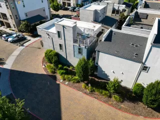 Photo #6: 226088422 Listing