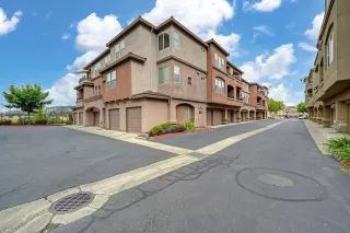 Photo #5: 226088482 Listing