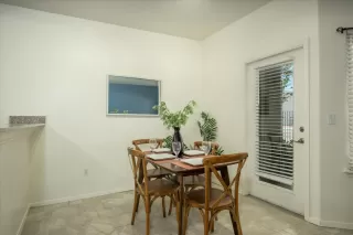 Photo #4: 226088505 Listing