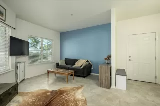 Photo #6: 226088505 Listing