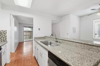 Photo #5: 226088734 Listing