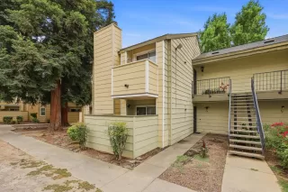 Photo #2: 226089038 Listing