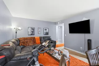 Photo #6: 226089038 Listing