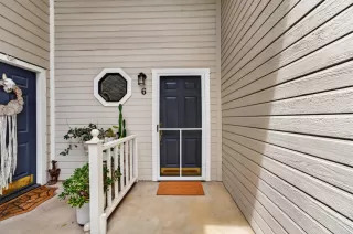 Photo #2: 226089089 Listing