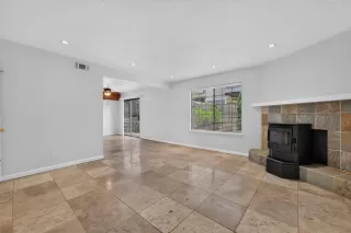 Photo #4: 226089089 Listing