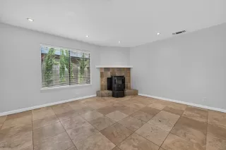 Photo #5: 226089089 Listing