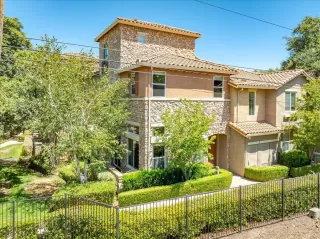 Photo #1: 226089215 Listing 