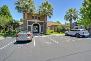 Photo #2: 226089297 Listing 
