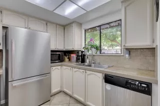 Photo #4: 226089553 Listing
