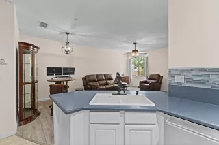 Photo #2: 226089611 Listing
