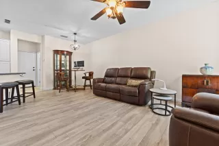 Photo #3: 226089611 Listing