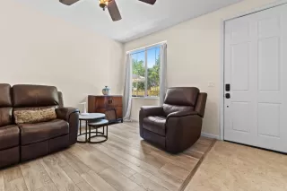 Photo #4: 226089611 Listing
