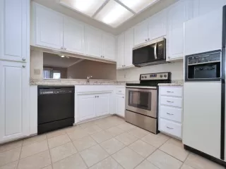 Photo #3: 226089750 Listing