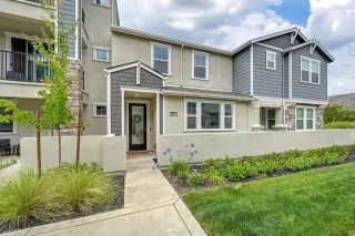 Photo #1: 226089821 Listing