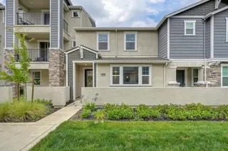 Photo #2: 226089821 Listing
