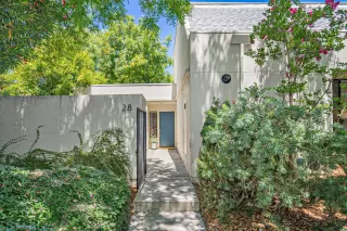 Photo #1: 226089882 Listing