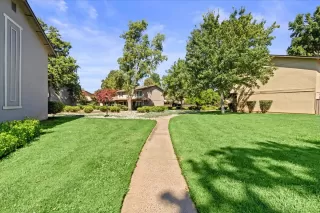 Photo #4: 226089957 Listing