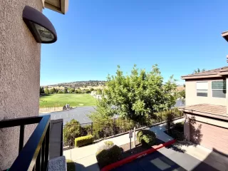 Photo #4: 226089961 Listing
