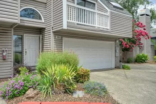 Photo #3: 226090470 Listing