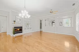 Photo #5: 226090695 Listing