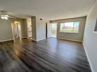 Photo #4: 226090918 Listing