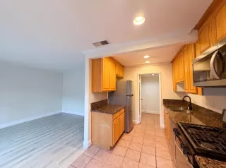 Photo #5: 226090971 Listing