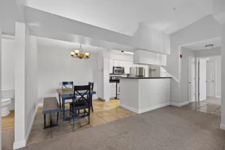 Photo #4: 226091004 Listing