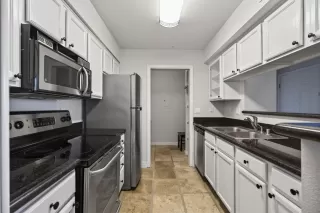 Photo #5: 226091004 Listing