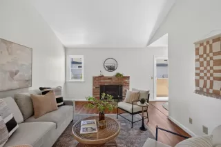Photo #4: 226091034 Listing