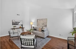 Photo #6: 226091034 Listing
