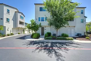 Photo #1: 226091183 Listing