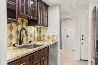 Photo #6: 226091307 Listing