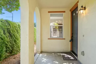 Photo #2: 226091466 Listing
