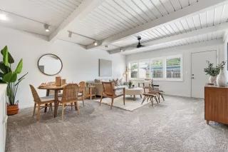 Photo #3: 226091540 Listing