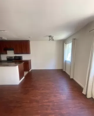 Photo #4: 226091575 Listing
