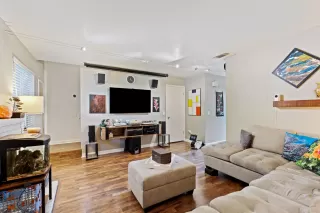 Photo #3: 226091878 Listing