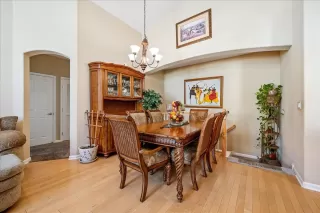 Photo #3: 226091924 Listing