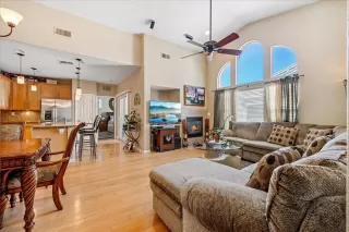 Photo #5: 226091924 Listing