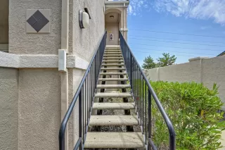 Photo #4: 226092309 Listing