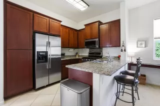 Photo #3: 226092396 Listing