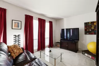 Photo #5: 226092396 Listing