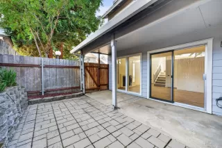 Photo #2: 226092573 Listing 