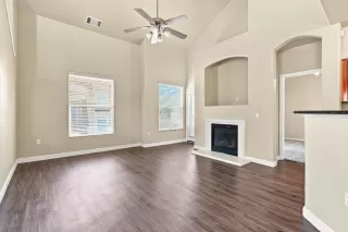 Photo #5: 226092656 Listing