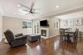 Photo #5: 226092709 Listing