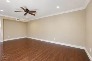 Photo #6: 226092709 Listing