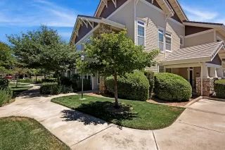 Photo #3: 226093262 Listing 
