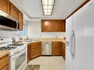 Photo #2: 226093486 Listing