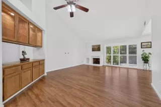 Photo #5: 226093910 Listing